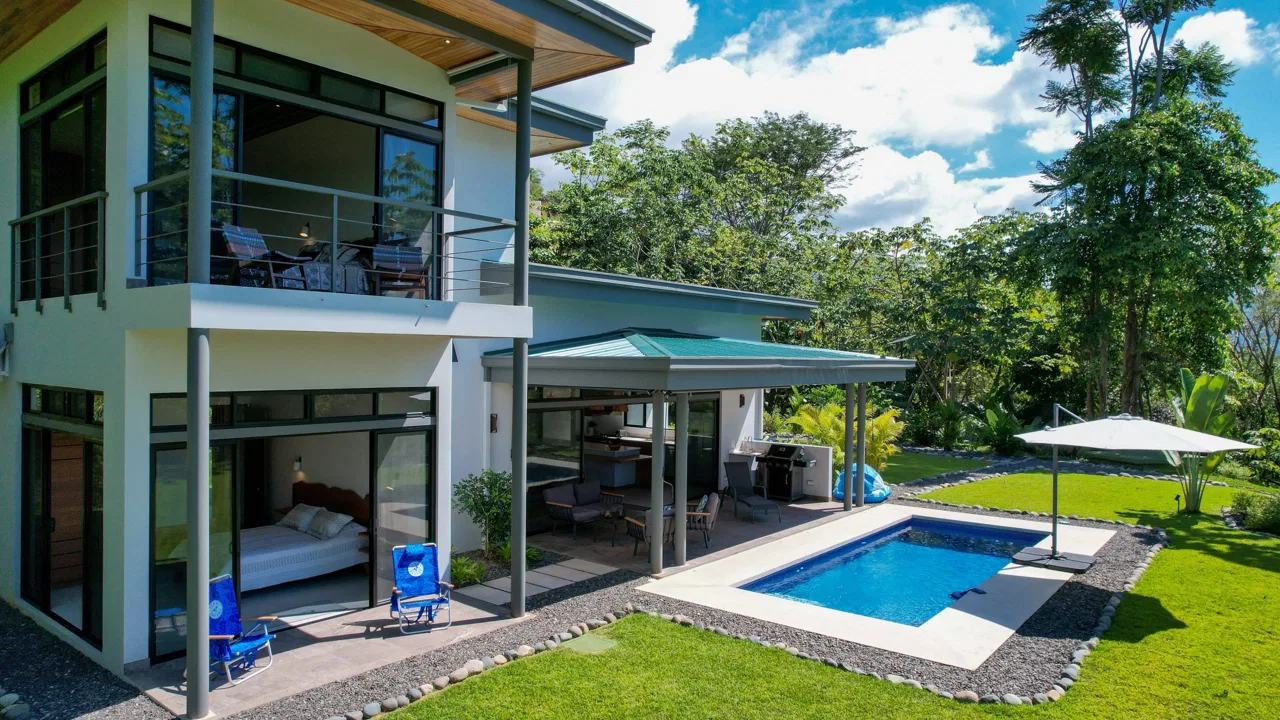 TWO FLOOR PROPERTY WITH THREE BEDROOM AND MOUNTAIN VIEWS, IN OJOCHAL – 1.58 ACRES