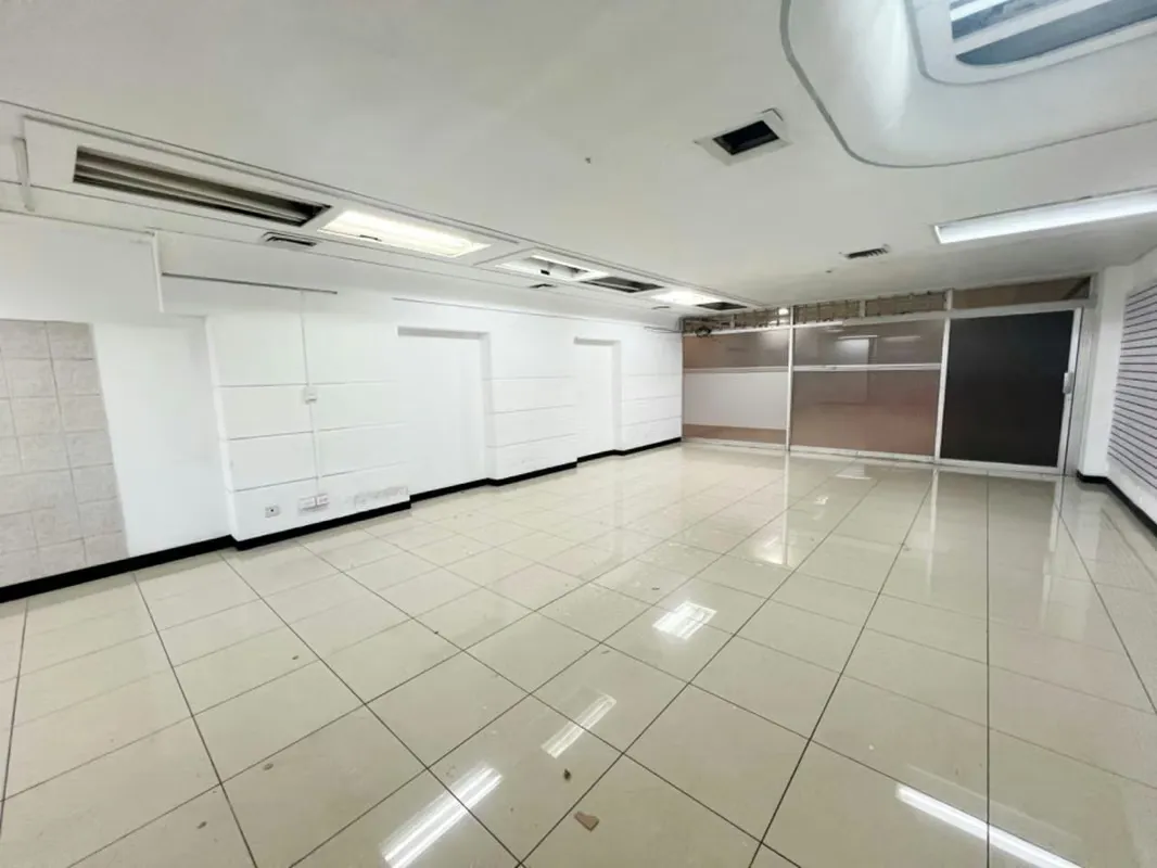 Great business opportunity! Beautiful 75 m² premises located in the Centro Colón Building on Paseo Colón Avenue, a high traffic and very ..., photo 6