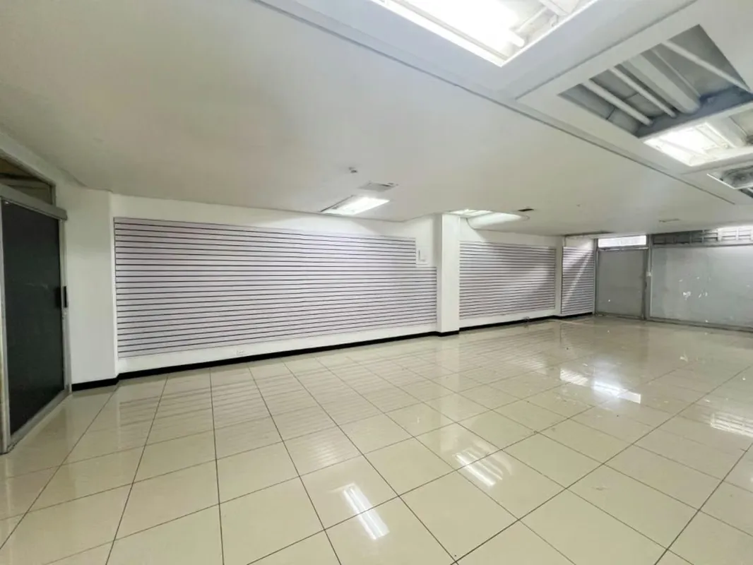 Great business opportunity! Beautiful 75 m² premises located in the Centro Colón Building on Paseo Colón Avenue, a high traffic and very ..., photo 8