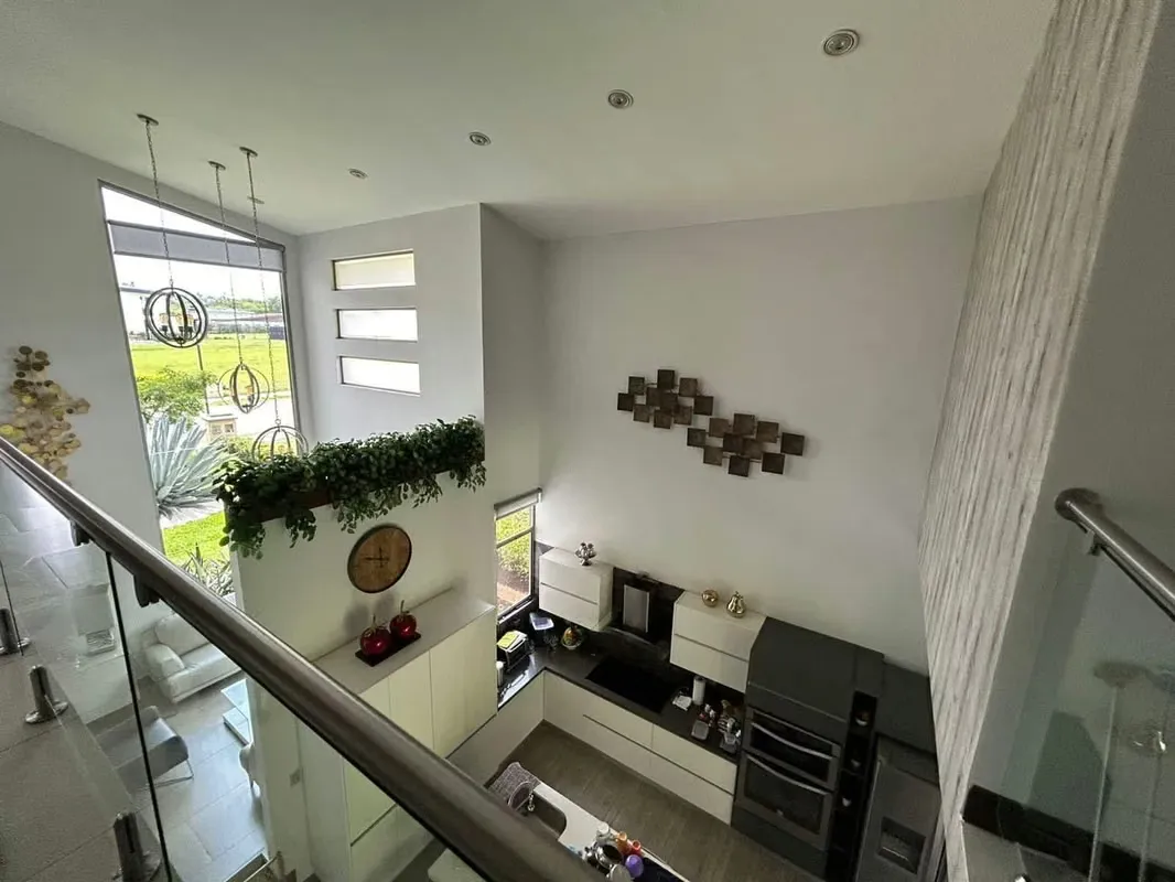 LARGE HOUSE FOR SALE IN EXCLUSIVE CONDOMINIUM (GUÁCIMA, ALAJUELA)