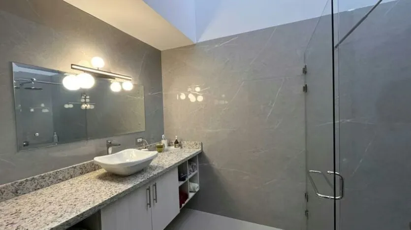 House for Sale in Roble Sabana Condominium with Office, photo 2
