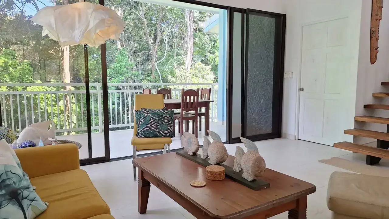 Experience the ultimate expression of coastal luxury with this exquisite, turnkey 3-bedroom, 2-bathroom home, nestled within the prestigious Villa Leona condominium in Garabito, ..., photo 8