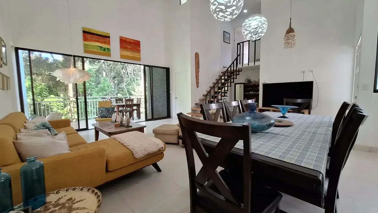 Experience the ultimate expression of coastal luxury with this exquisite, turnkey 3-bedroom, 2-bathroom home, nestled within the prestigious Villa Leona condominium in Garabito, ..., photo 9