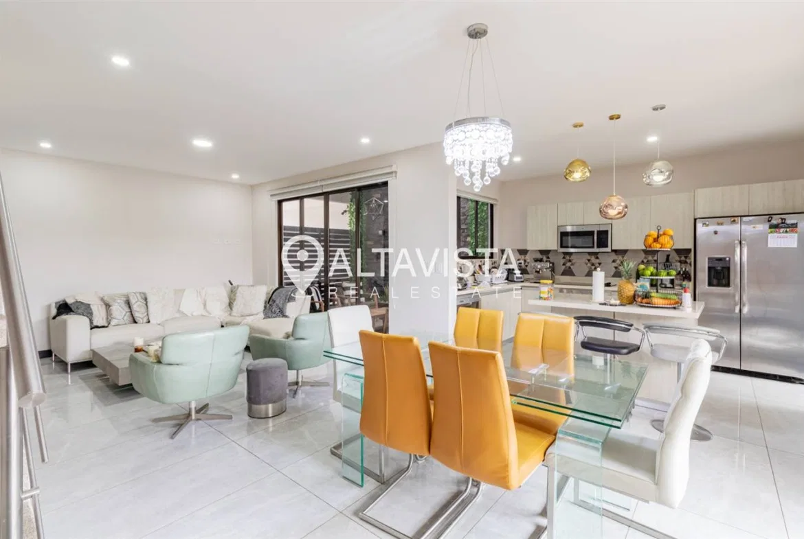 Alquiler de Casa Amueblada Condominio Terralta