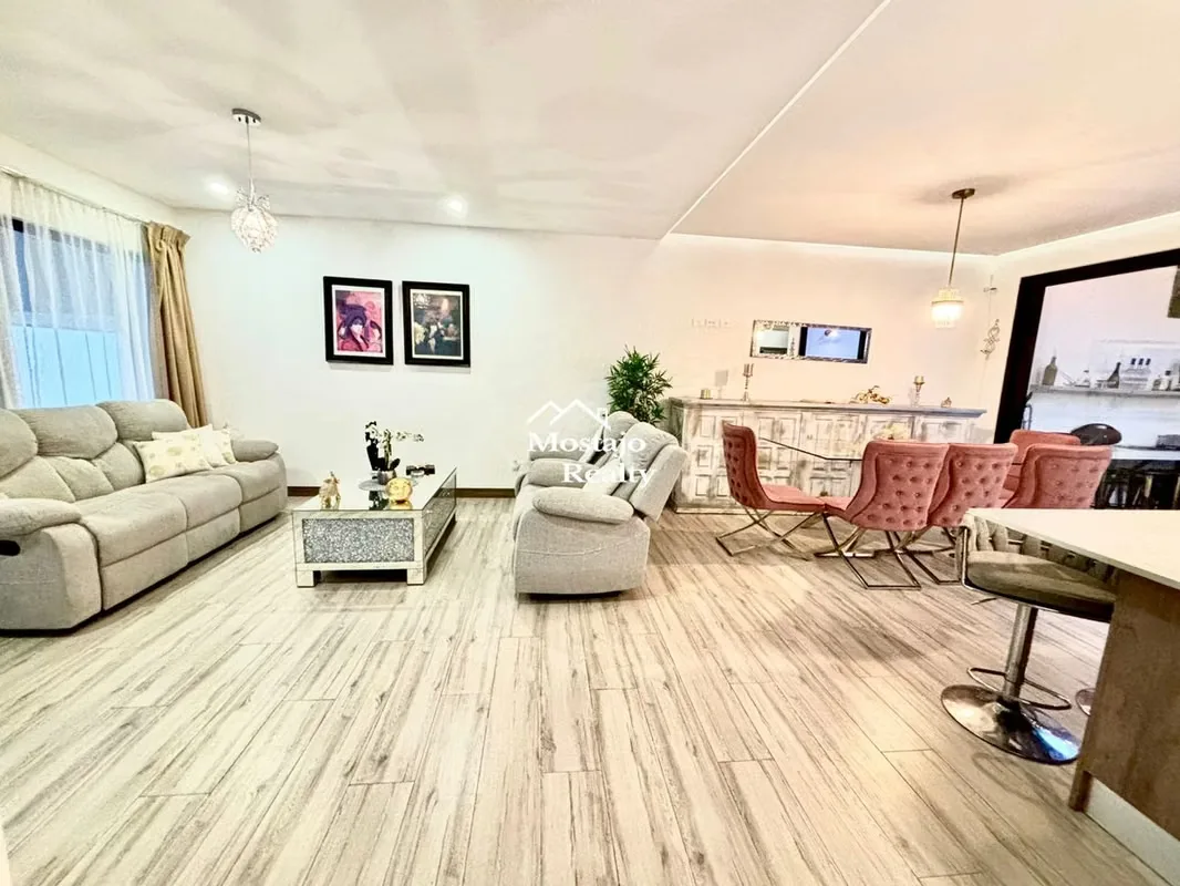 Descubra una casa con muchos extras que combina diseño moderno, funcionalidad y un entorno natural privilegiado en el exclusivo Condominio San Antonio, Escazú., photo 4