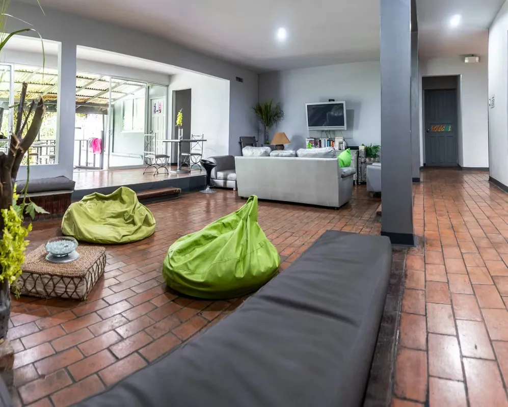 The accommodation offers three types of rooms to suit different preferences: a single room with shared bathroom, a small studio with private bathroom and kitchen and a full large studio ..., photo 7