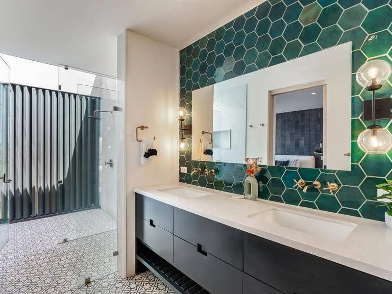 5 Bed Single Family Homes For Sale in Playa Flamingo, photo 11