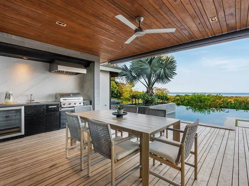 5 Bed Single Family Homes For Sale in Playa Flamingo, photo 3