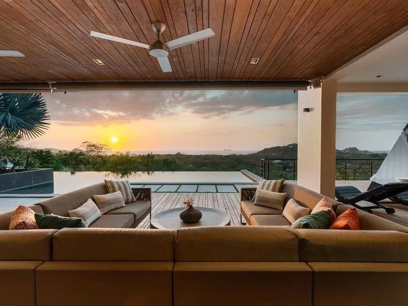 5 Bed Single Family Homes For Sale in Playa Flamingo, photo 4