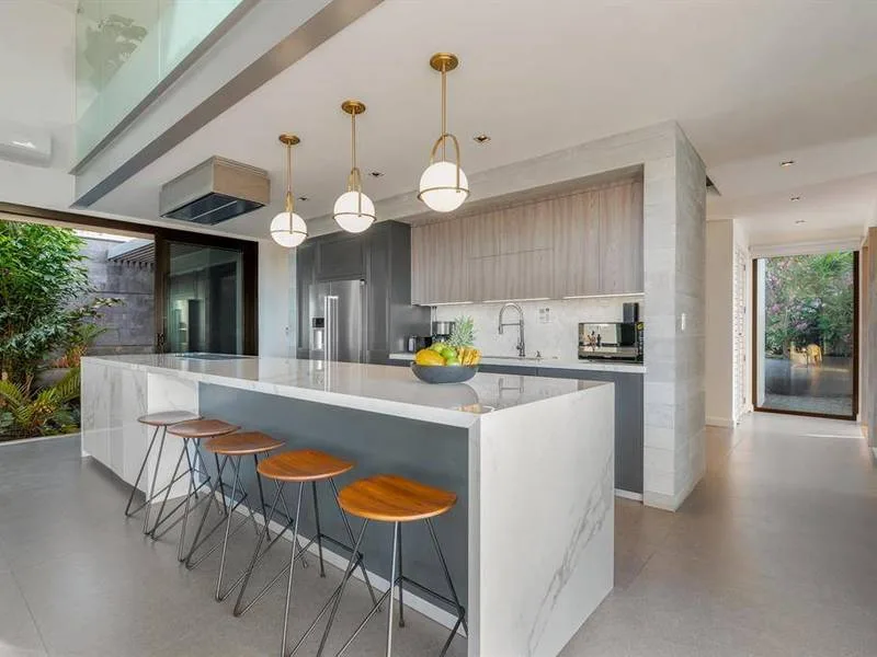 5 Bed Single Family Homes For Sale in Playa Flamingo, photo 6