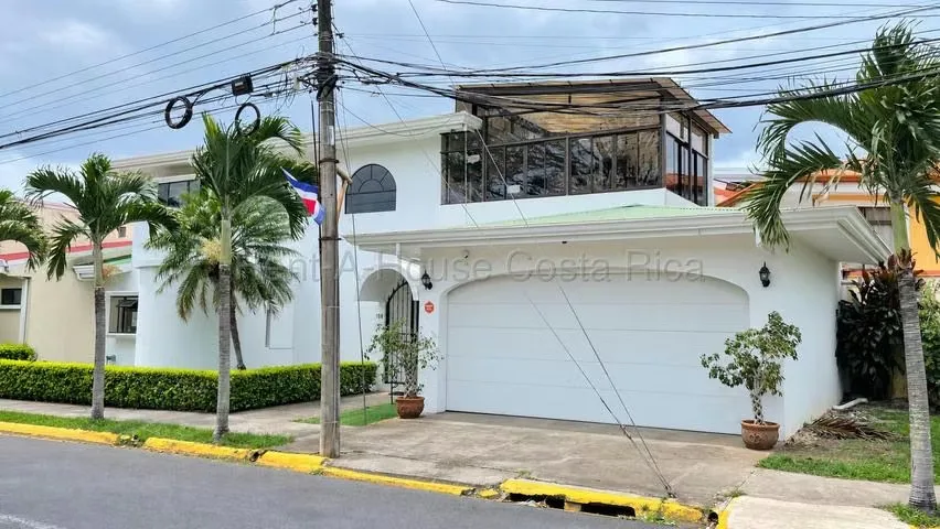 CASA EXCLUSIVA EN VENTA | RESIDENCIAL LOS ARCOS, CIUDAD CARIARI