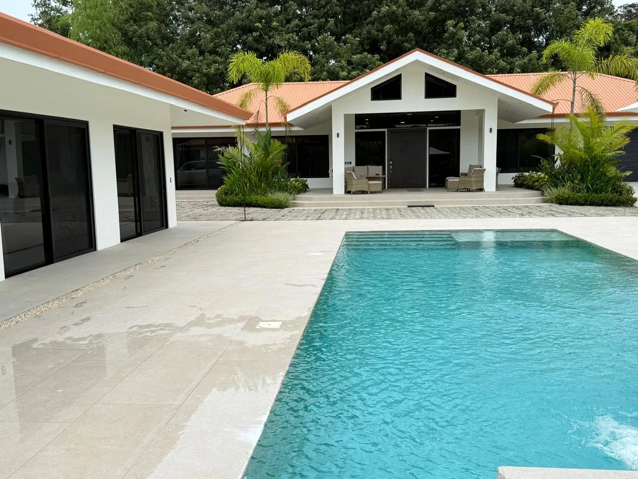 LANDSCAPE PROPERTY WITH POOL AND GUEST HOUSE CASA BLANCA, IN MATAPALO – 1.23 ACRES