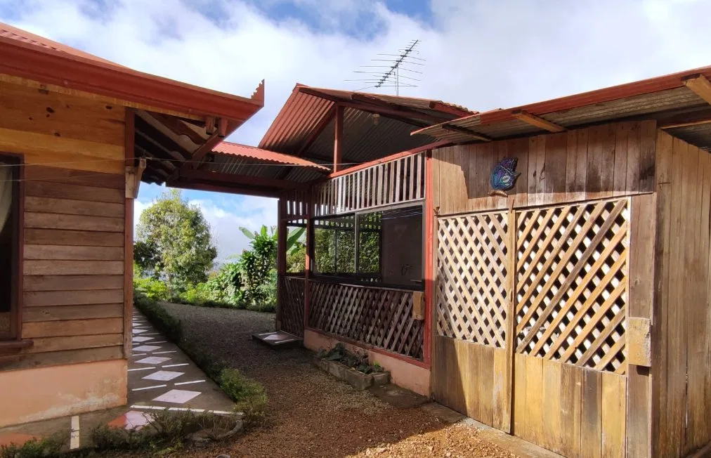 VENTA DE CASA RURAL DE 5 HABITACIONES EN LA ESE DE PARAMO, PEREZ ZELEDON: CLIMA DE MONTAÑA Y VISTAS - Venta en Pérez Zeledón, photo 6