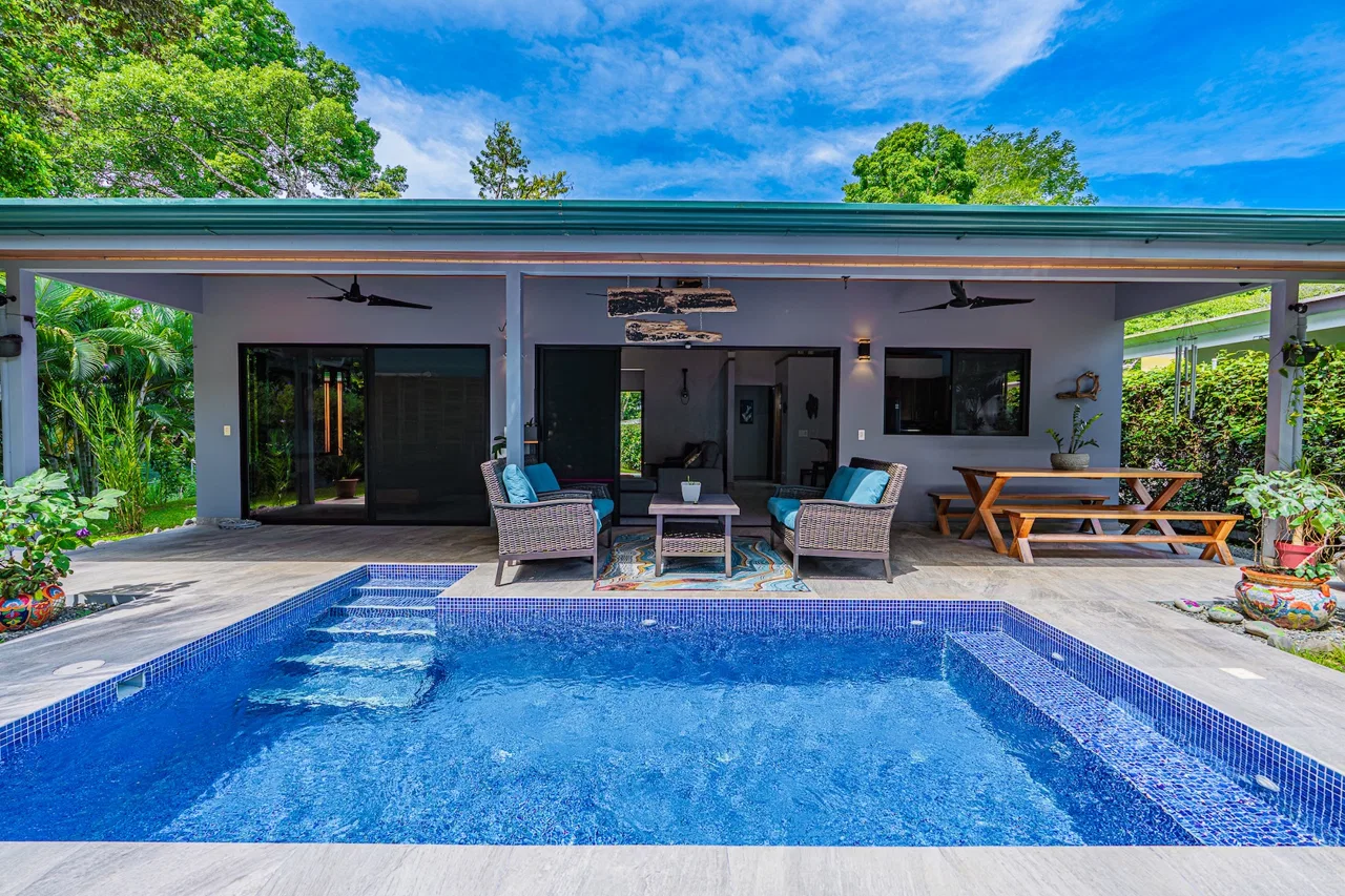 PROPERTY WITH TWO BEDROOMS WITH A PRIVATE CREEK, IN UVITA CENTER – 0.29 ACRES