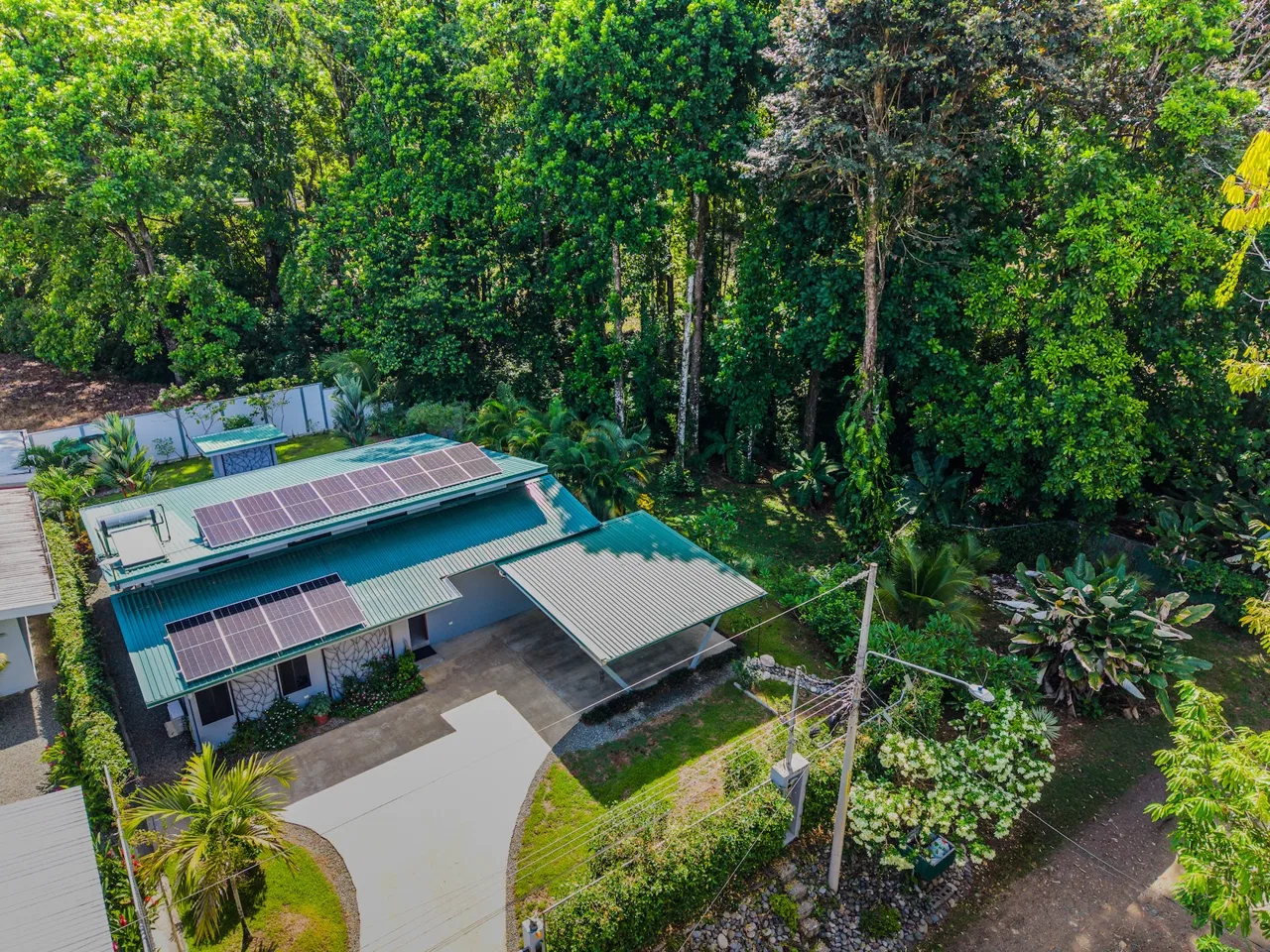 PROPERTY WITH TWO BEDROOMS WITH A PRIVATE CREEK, IN UVITA CENTER – 0.29 ACRES, photo 5