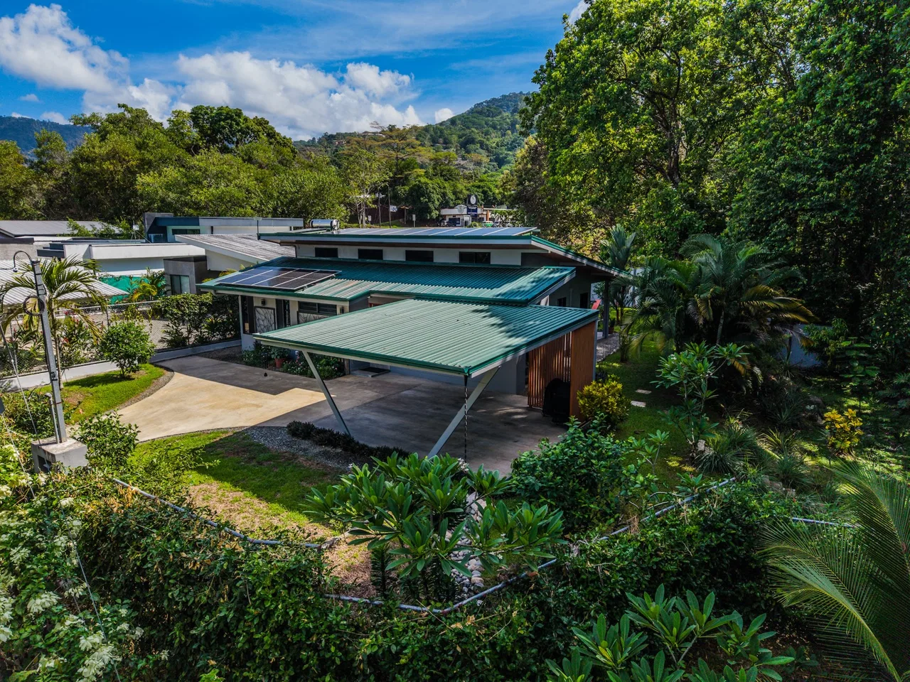 PROPERTY WITH TWO BEDROOMS WITH A PRIVATE CREEK, IN UVITA CENTER – 0.29 ACRES, photo 7