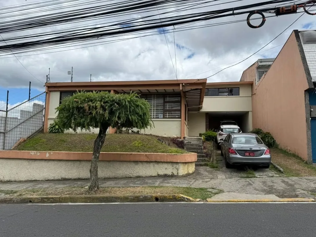 Venta Propiedad para Inversionistas . Zona de Alta Plusvalía San José . . Uso de suelo Mixto !! AC 22526