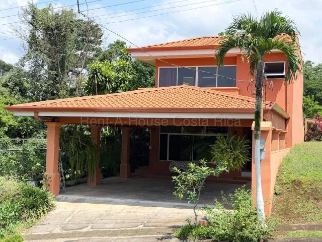 Casa en venta en Condominio en Puente Piedra de Grecia de Alajuela, lote de 302.44m2 con una construcción de 220m2, 2 niveles. - Venta en Grecia