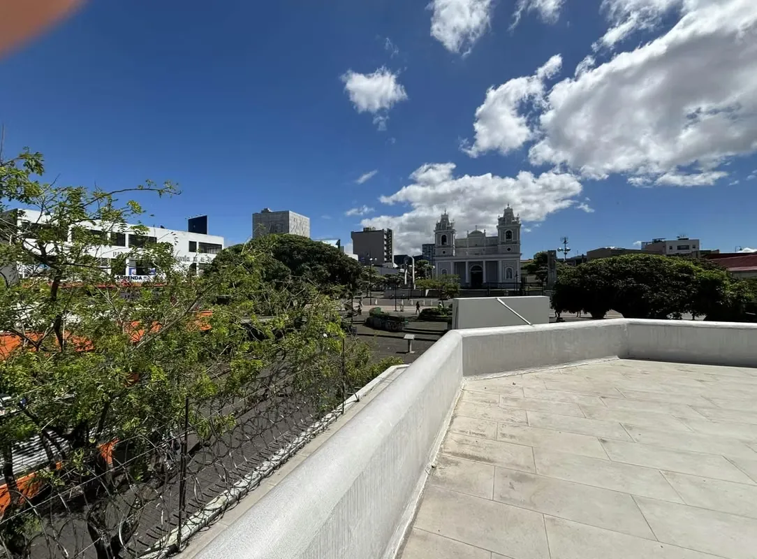 Excelente oportunidad en punto comercial de alto tránsito, ubicado en el ...