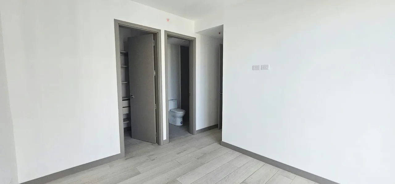 Be the first to live in this modern, elegant apartment at the Núcleo Sabana condominium. Situated on the 19th ..., photo 12