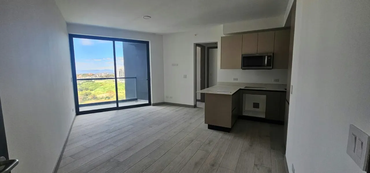 Be the first to live in this modern, elegant apartment at the Núcleo Sabana condominium. Situated on the 19th ..., photo 5