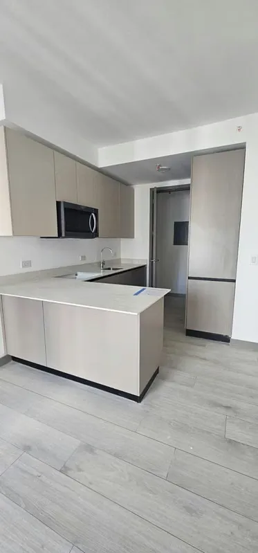 Be the first to live in this modern, elegant apartment at the Núcleo Sabana condominium. Situated on the 19th ..., photo 6