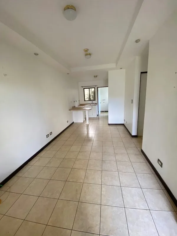 Alquiler de bonito y cómodo apartamento en Ulloa cerca del centro corporativo Real Cariari
