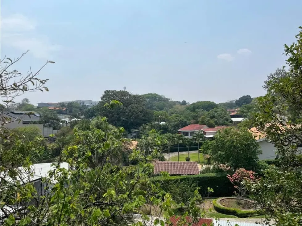 SE VENDE CASA, ESCAZÚ, GUACHIPELIN NORTE, 6 DORMITORIOS, PISCINA
