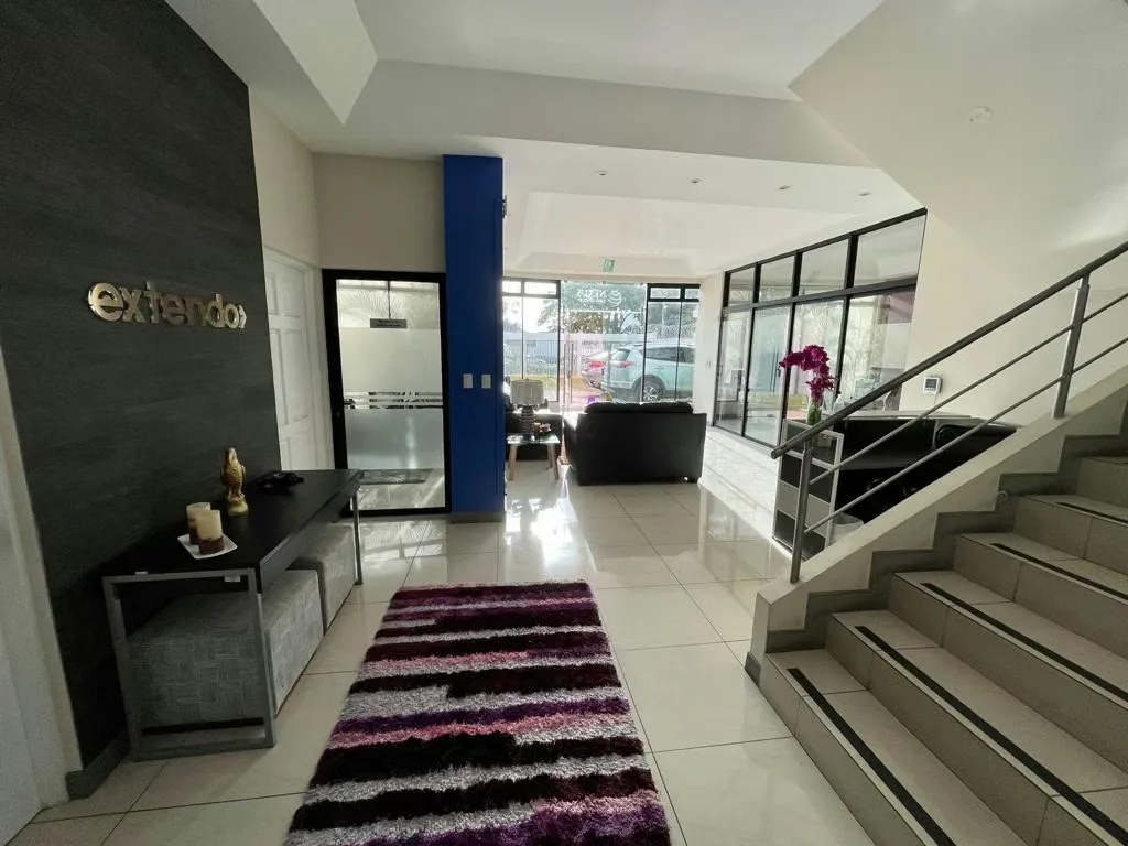 Para venta exclusivo y lujoso edificio para oficinas o comercio situado en la mejor zona del Boulevard Dent en San Pedro de Montes de Oca, es de 3 niveles, mide 520 m2 de construcción ..., photo 4