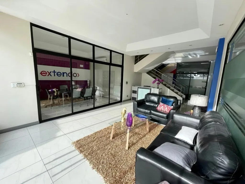 Para venta exclusivo y lujoso edificio para oficinas o comercio situado en la mejor zona del Boulevard Dent en San Pedro de Montes de Oca, es de 3 niveles, mide 520 m2 de construcción ..., photo 9
