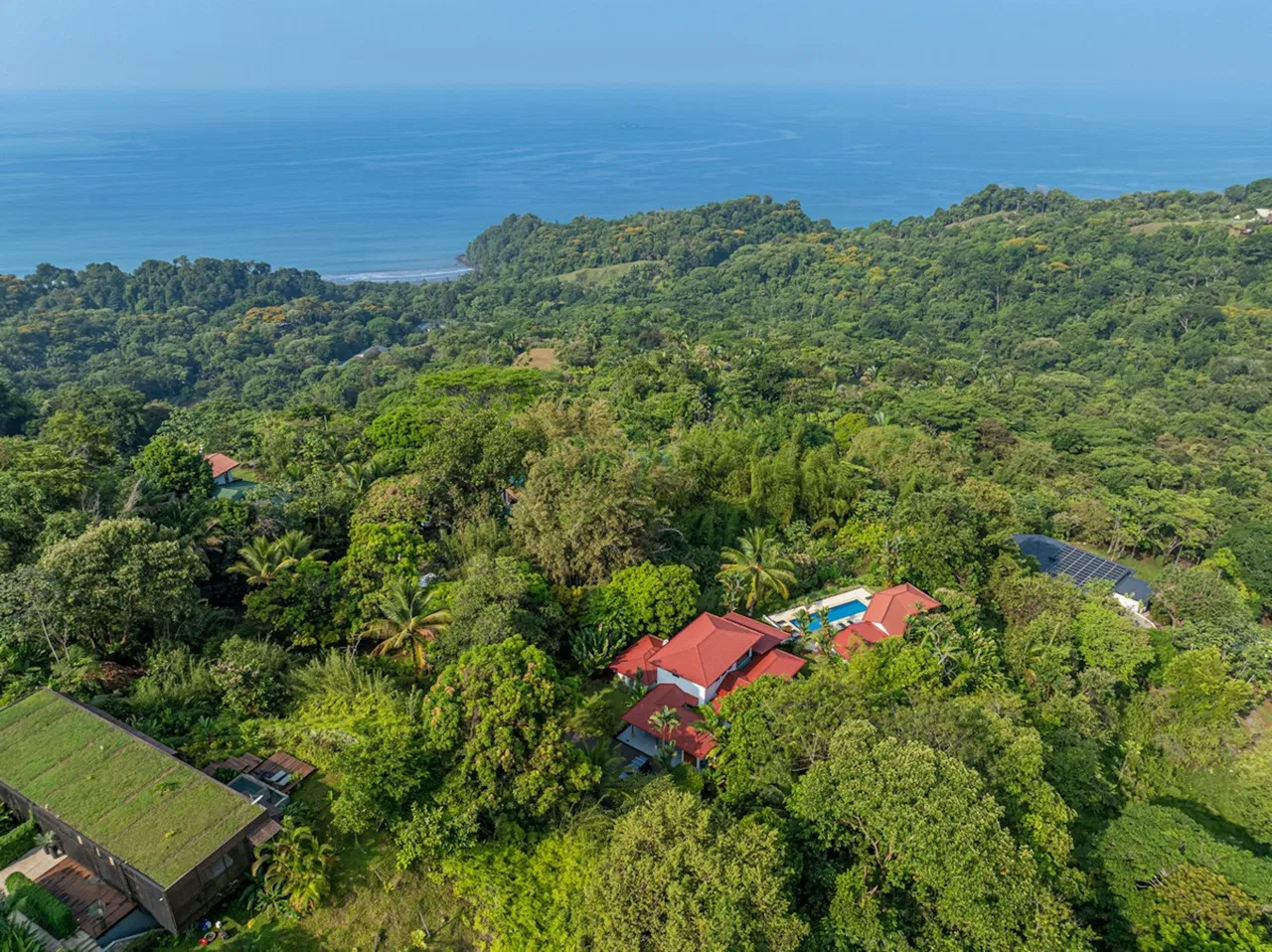 LUXURY PROPERTY WITH FIVE BEDROOMS, IN PLAYA HERMOSA – 2.07 ACRES, photo 3