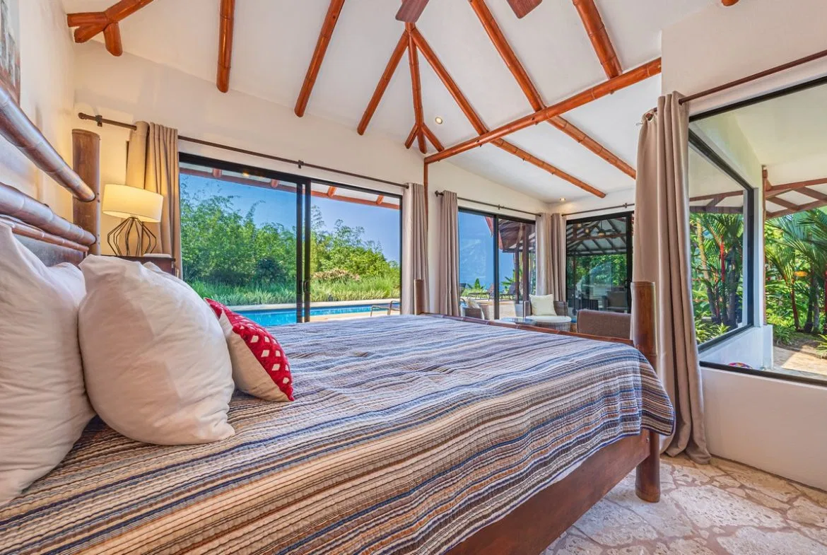 LUXURY PROPERTY WITH FIVE BEDROOMS, IN PLAYA HERMOSA – 2.07 ACRES, photo 22
