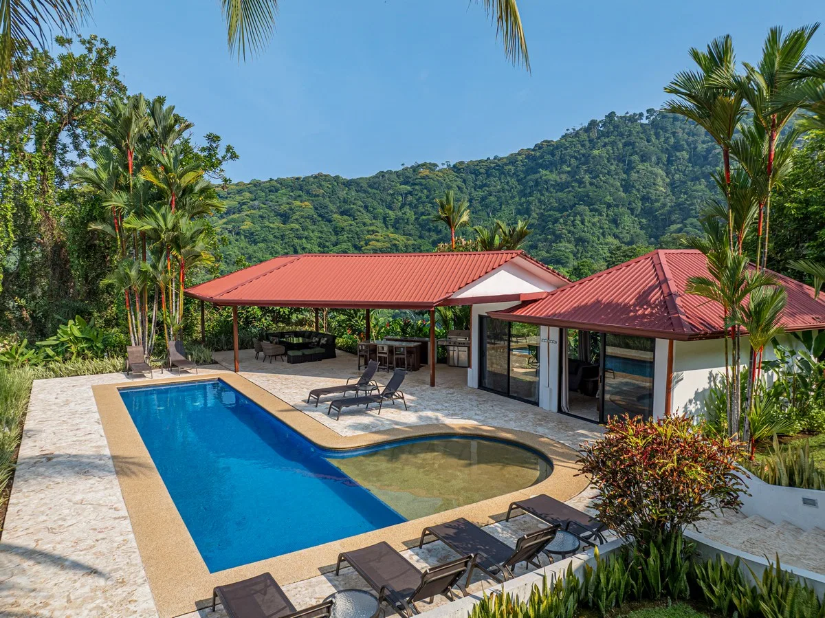 LUXURY PROPERTY WITH FIVE BEDROOMS, IN PLAYA HERMOSA – 2.07 ACRES, photo 9