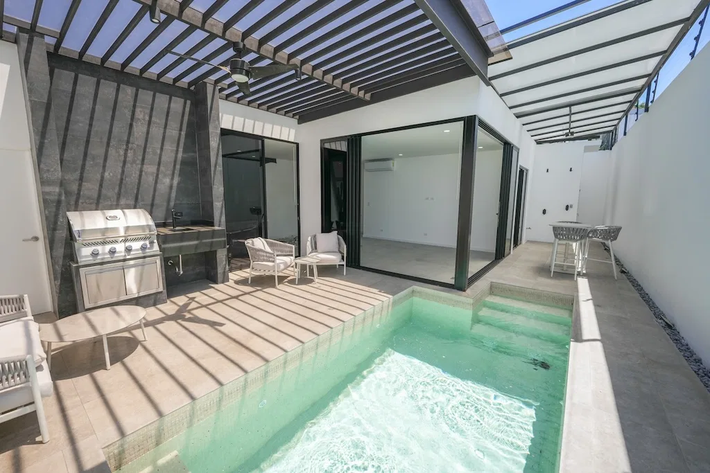 Casa de una Planta con 3 Habitaciones y Piscina en Santa Ana