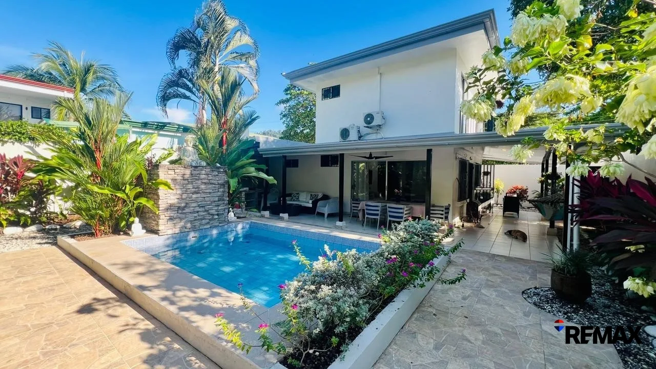 Charming 3-Bedroom Home with Pool – South of Jaco Beach
