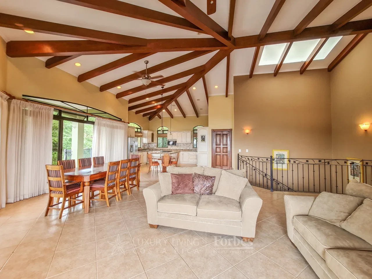 Beautiful house in luxury condominium surrounded by nature and views