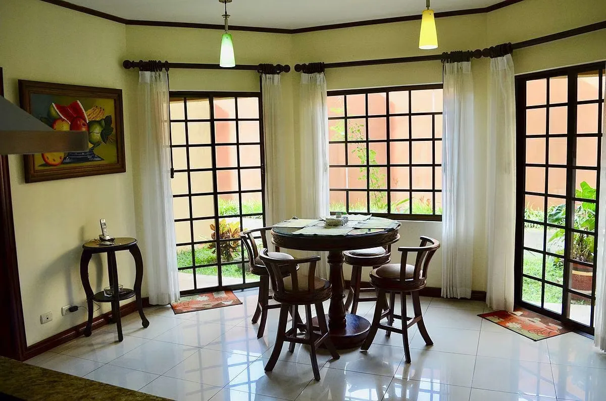 Beautiful two-story residence with fine finishes, located in an exclusive, high-value area of Santo Domingo de Heredia. Very close to Auto Mercado, it combines a prime location with ..., photo 10
