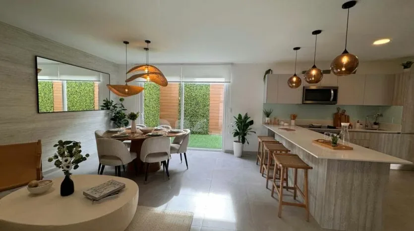 Elegant Home for Sale in Exclusive Gated Community, photo 2
