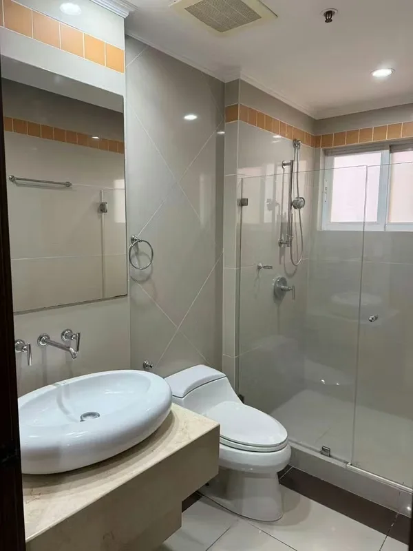 Alquiler de amplio y moderno apartamento en La Sabana., photo 4