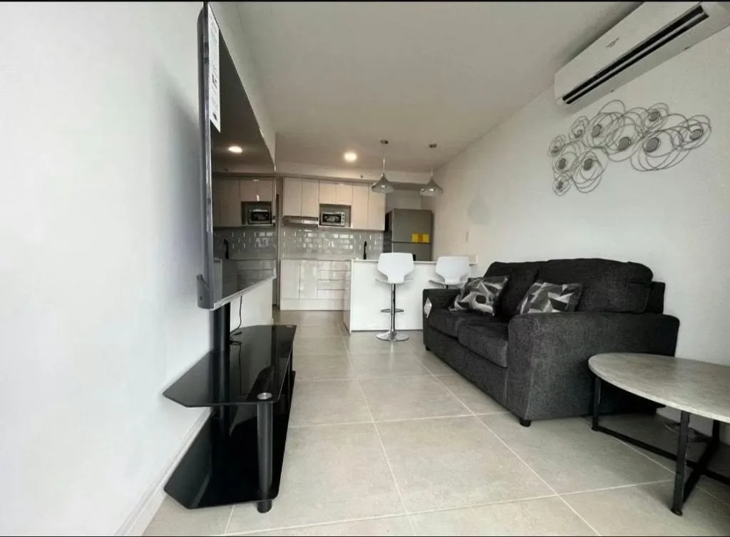 Se encuentra en piso alto con vista panorámica espectacular