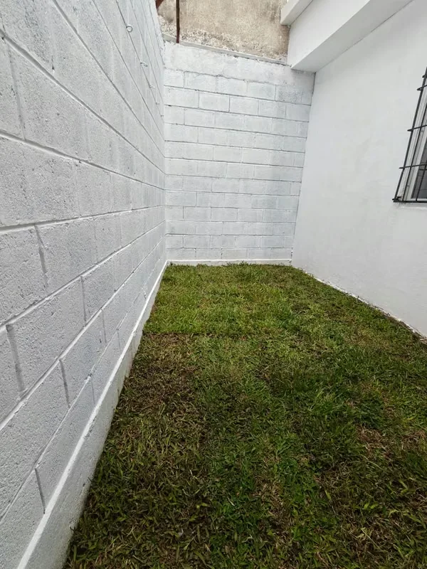Casa con tres habitaciones, 1 habitación principal para dos personas dos habitaciones para una persona, dos baños con ducha, cochera para un vehículo sala amplia, cocina, patio/sala ..., photo 13