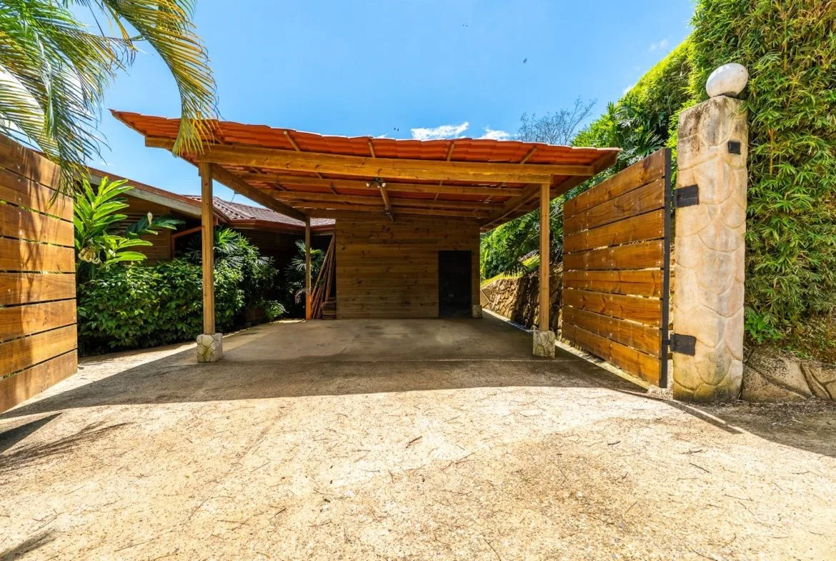 MOUNTAIN PROPERTY WITH FOUR BEDROOMS WITH OCEAN VIEWS, IN OJOCHAL – 0.28 ACRES, photo 12
