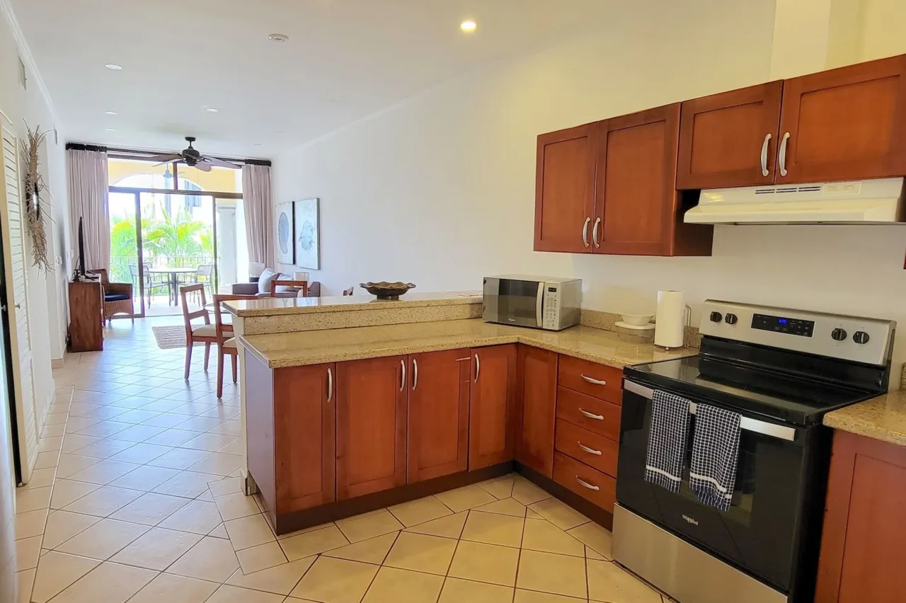 Sunrise 42 ~ Prime 2-Bedroom Condo in the Heart of Tamarindo, photo 7