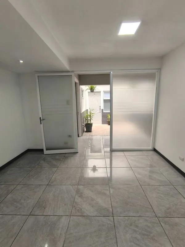 Descubrí esta amplia y hermosa oficina con excelente ubicación, cerca de Intaco, ideal para trabajar en un ambiente ..., photo 2