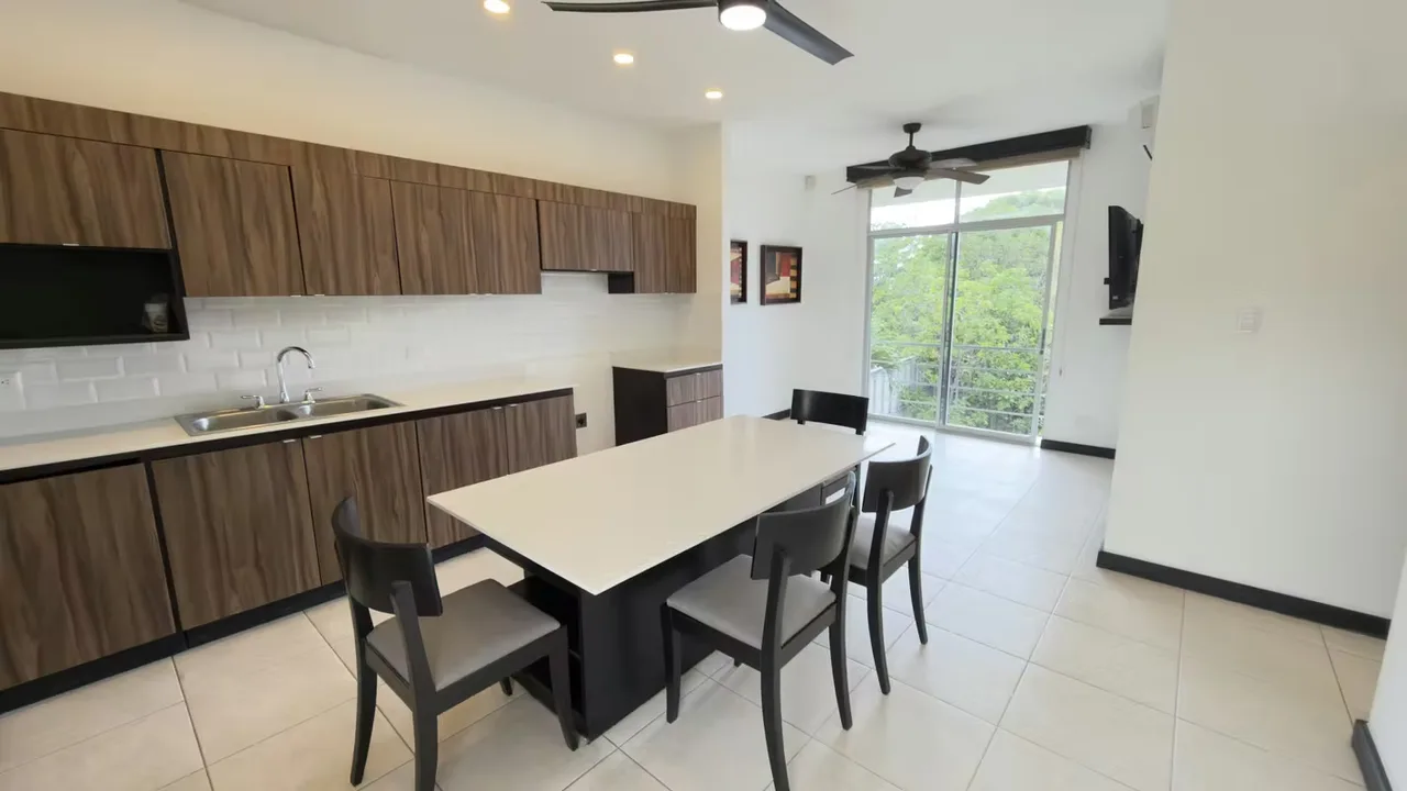 Excelente apartamento en Condominio de 2 habitaciones, ubicado en Santa Ana Pozos, con cercanía a todo.