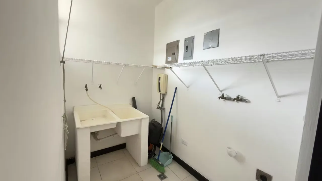 Excelente apartamento en Condominio de 2 habitaciones, ubicado en Santa Ana Pozos, con cercanía a todo., photo 2
