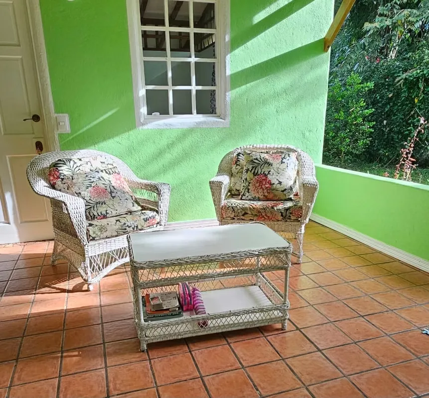 Beautiful house for sale with 170m2 of construction, a 5-minute walk from the beach.