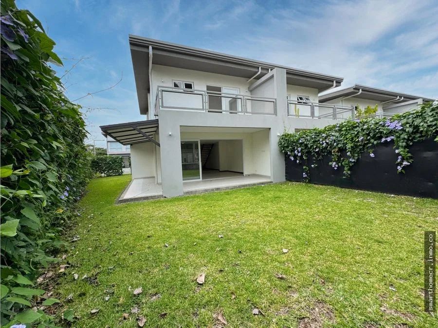 ALQUILER DE CASA EN CONDOMINIO EN LINDORA*