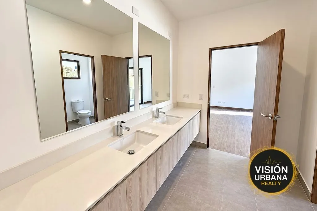 Exclusivo Penthouse en Venta en el Alto de Las Palomas en el Condominio Vista Al Valle, el mismo se encuentra en un nivel 3 y cuenta con 280m2 habitables en un solo nivel que ..., photo 9