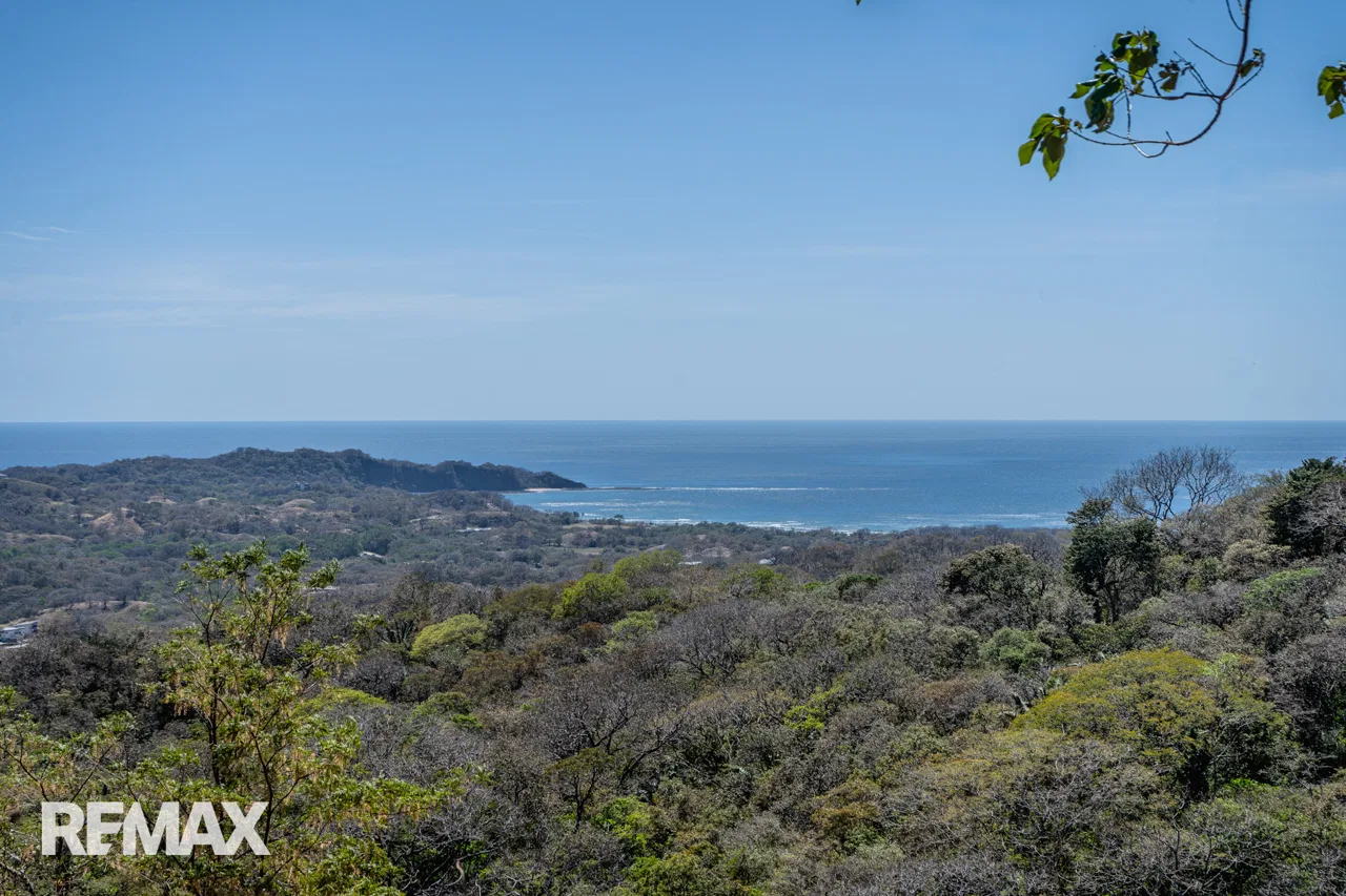 33-Acre Ocean-View Development Opportunity